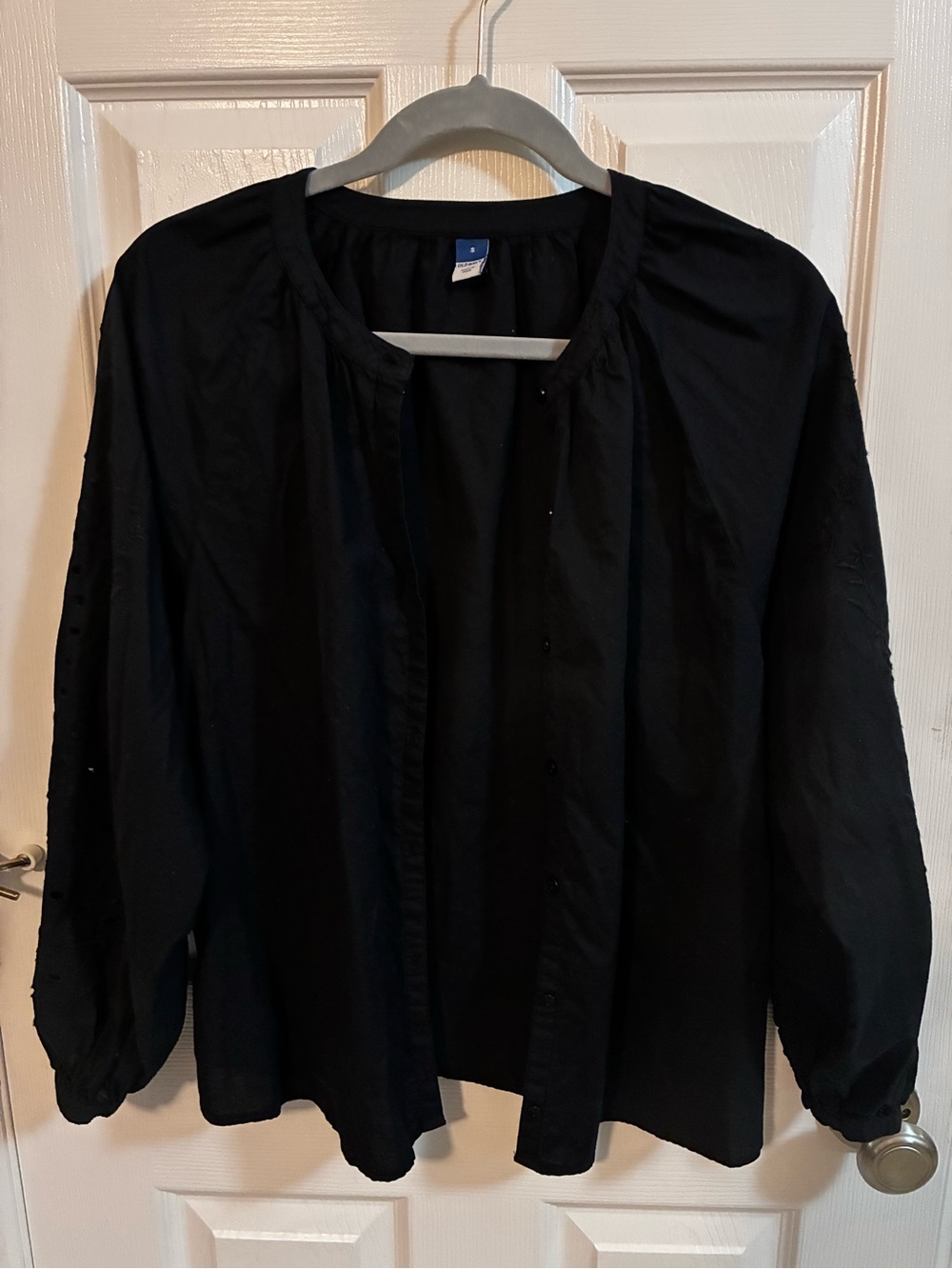 Old Navy Black Open-Front Women's Eyelet Blouse